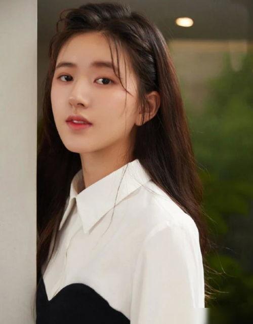 娱乐圈八卦明星黑料大全 赵露思否认整容,娱乐圈八卦背后的真实故事